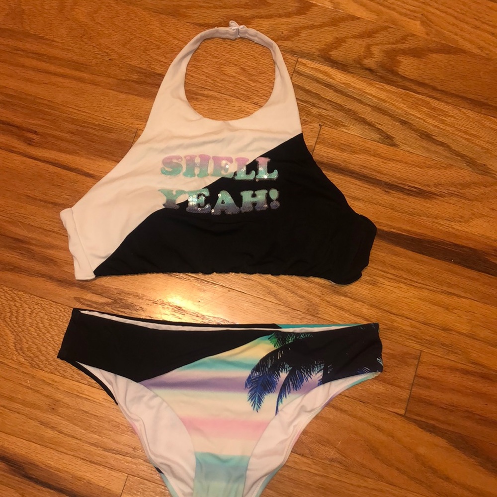 Victoria’s Secret SHELL YEAH! Swimsuit